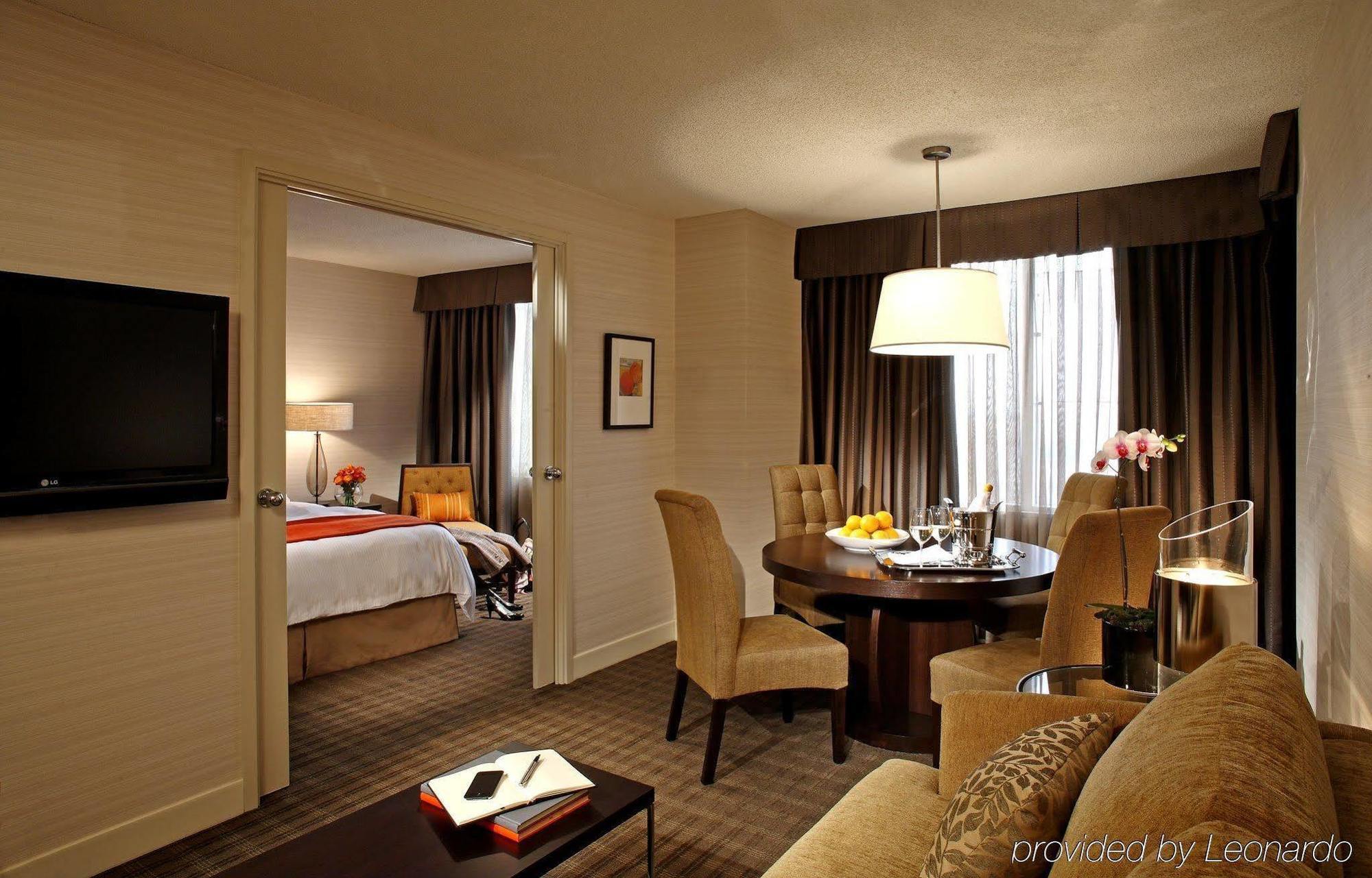 Cambridge Suites トロント 部屋 写真