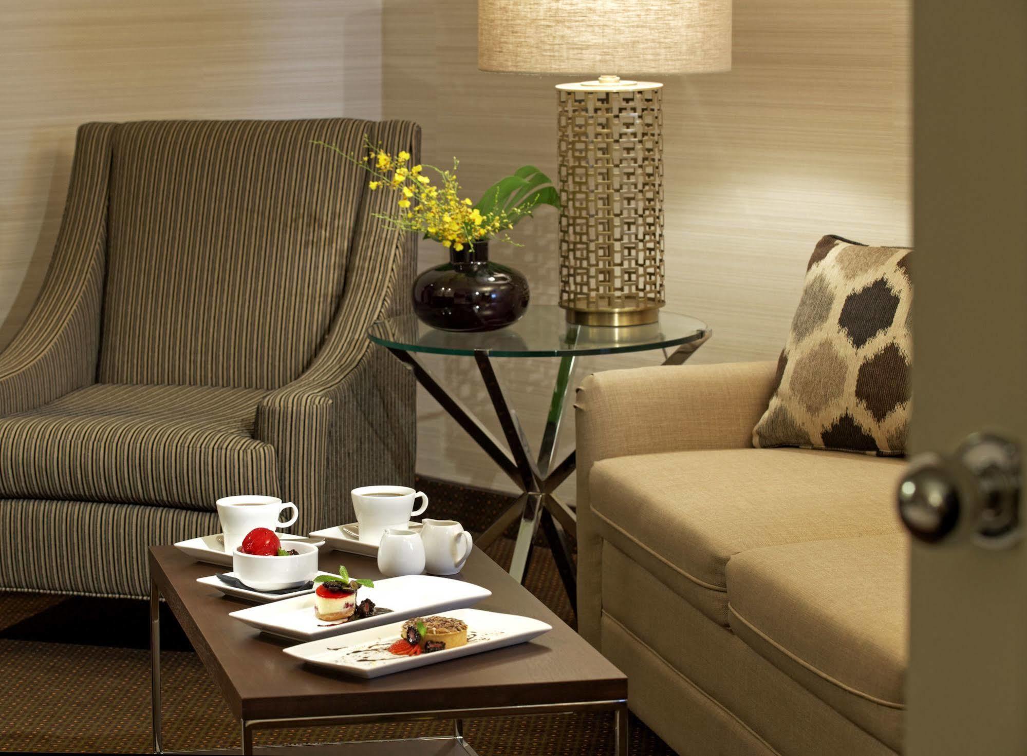 Cambridge Suites トロント エクステリア 写真