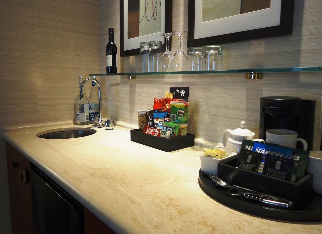 Cambridge Suites トロント エクステリア 写真